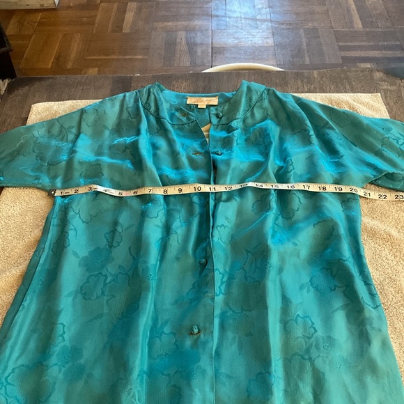 Saks Fifth Ave 100% silk 70’s vintage stunning button down dress or coverup. - Picture 15 of 16